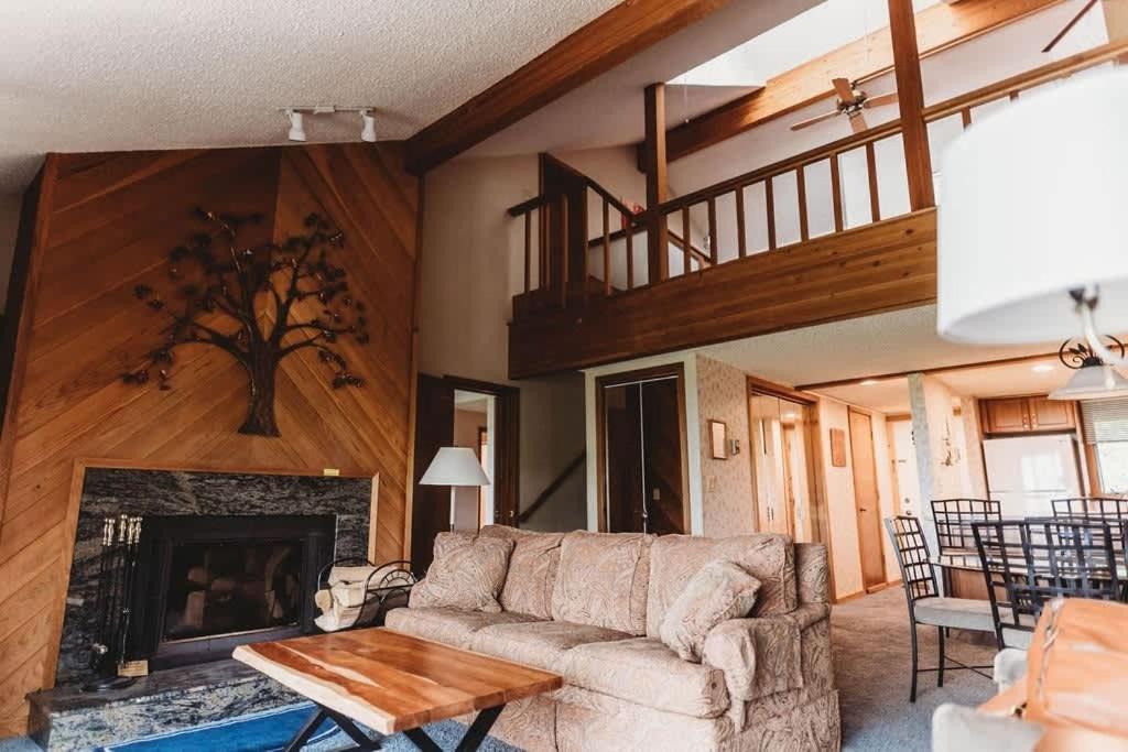 Top Floor Luxury, Sauna, Private Pool, Lake Bellaire Beach, 5 Beds, 4 Full Bath Exterior foto