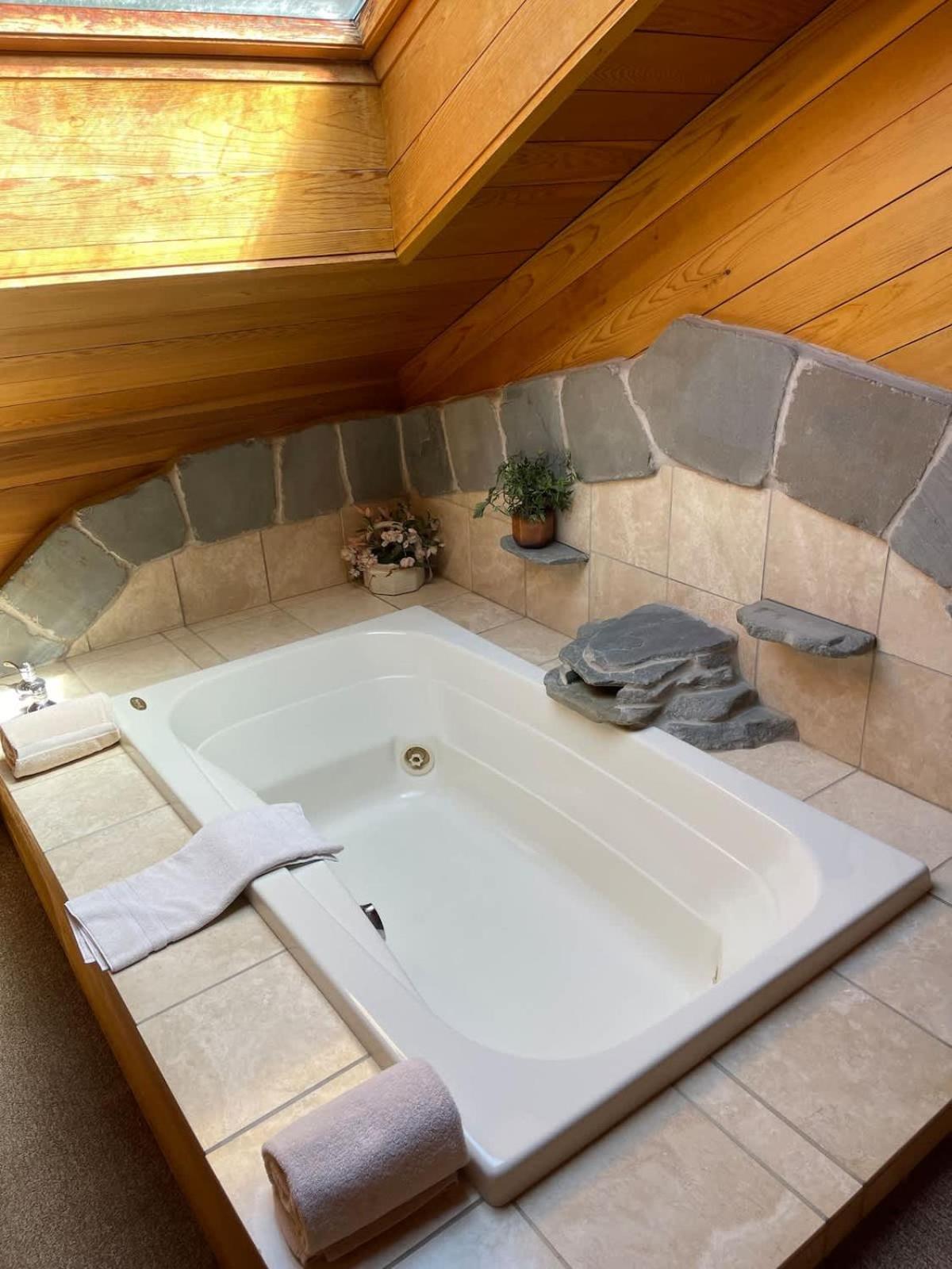 Top Floor Luxury, Sauna, Private Pool, Lake Bellaire Beach, 5 Beds, 4 Full Bath Exterior foto