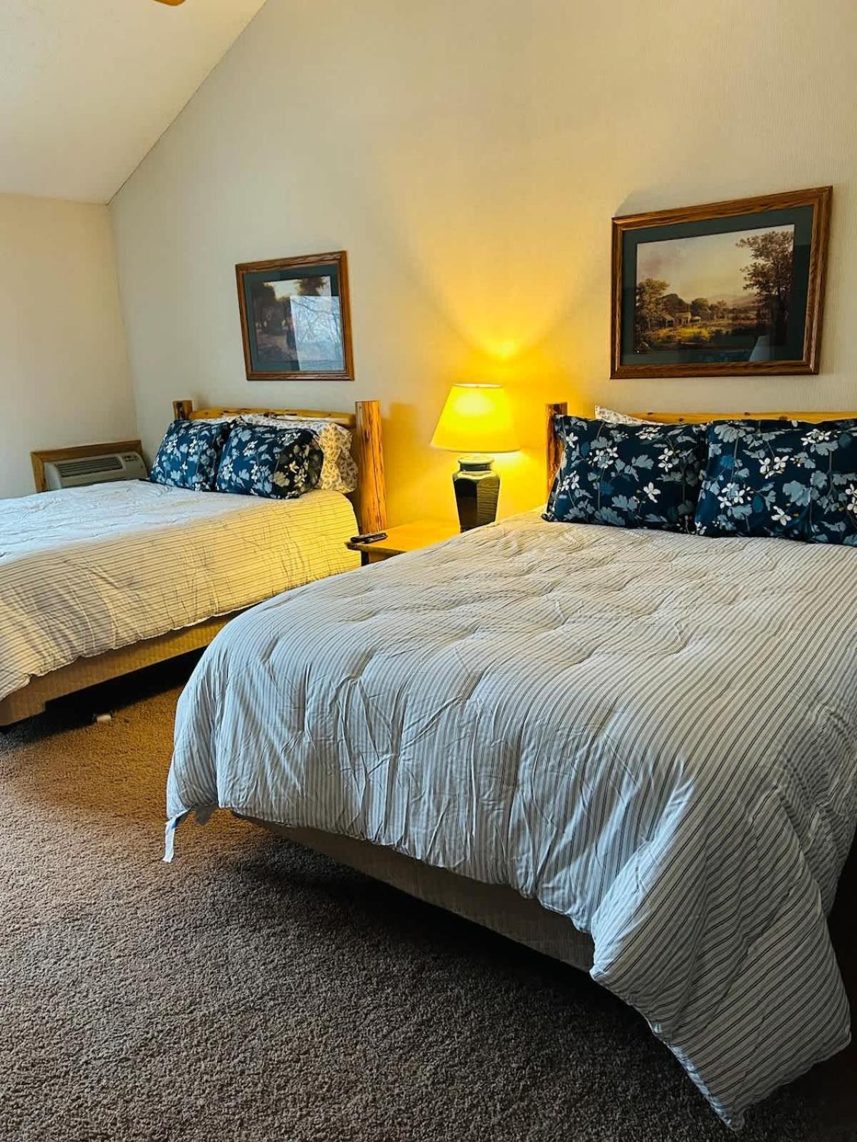 Top Floor Luxury, Sauna, Private Pool, Lake Bellaire Beach, 5 Beds, 4 Full Bath Exterior foto